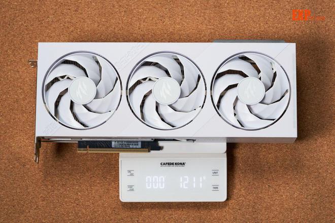 GeForce RTX5070Ti天梯榜评测：DLSS4加大显存非旗舰卡也能玩4K(图13)