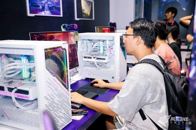 游戏利器！七彩虹iGame显卡及笔记本装备亮相2025 ChinaJoy(图2)