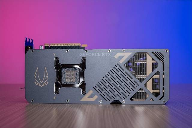 当下旗舰的最优选:索泰 RTX 5090 D SOLID评测(图2)