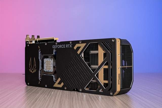 当下旗舰的最优选:索泰 RTX 5090 D SOLID评测(图5)