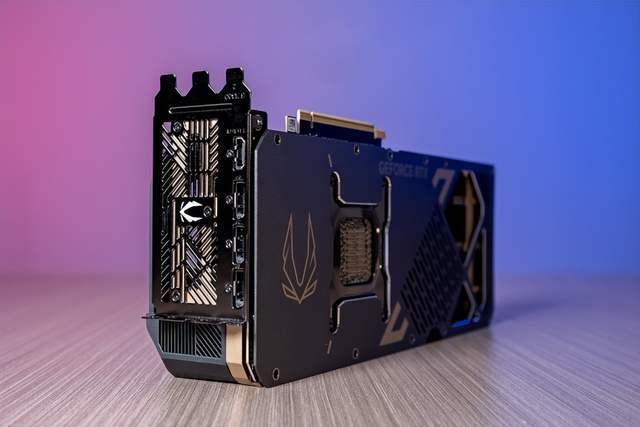 当下旗舰的最优选:索泰 RTX 5090 D SOLID评测(图4)